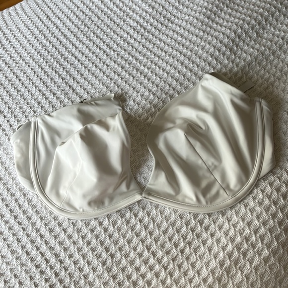 Form and Fold The Triangle Bone Top - Picture 3 of 4